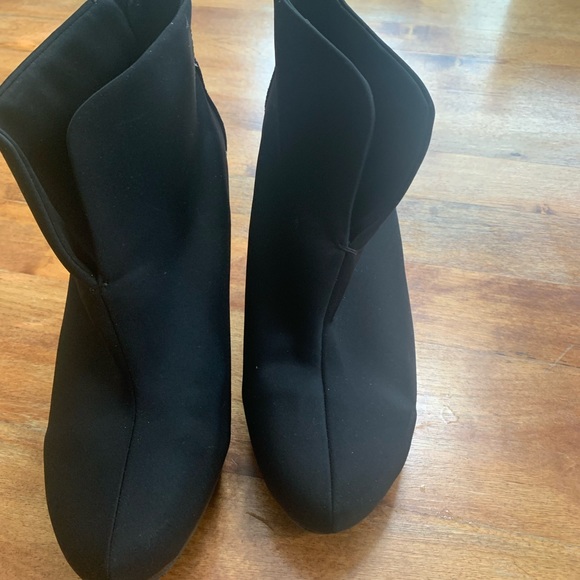 Bandolino booty.  Size 8 - Picture 8 of 10